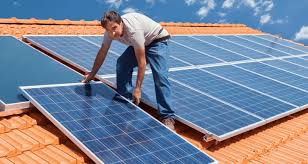 Cómo instalar un kit solar de autoconsumo paso a paso en tejado residencial