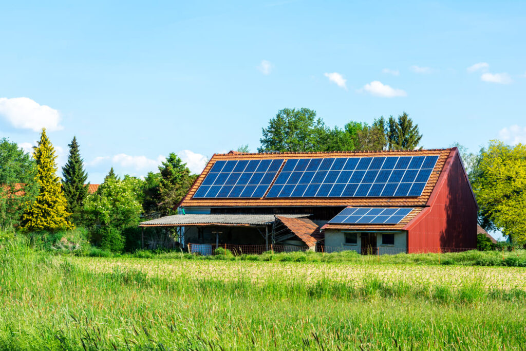 casa sostenible con kit solar autoconsumo sin conexión a la red