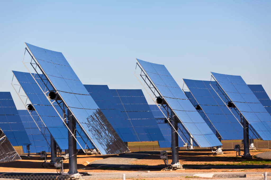 cuántas placas solares necesito